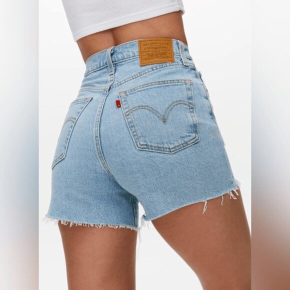 Levi's Ribcage Denim Short- Tango Pulse, Size 25 - Picture 2 of 8